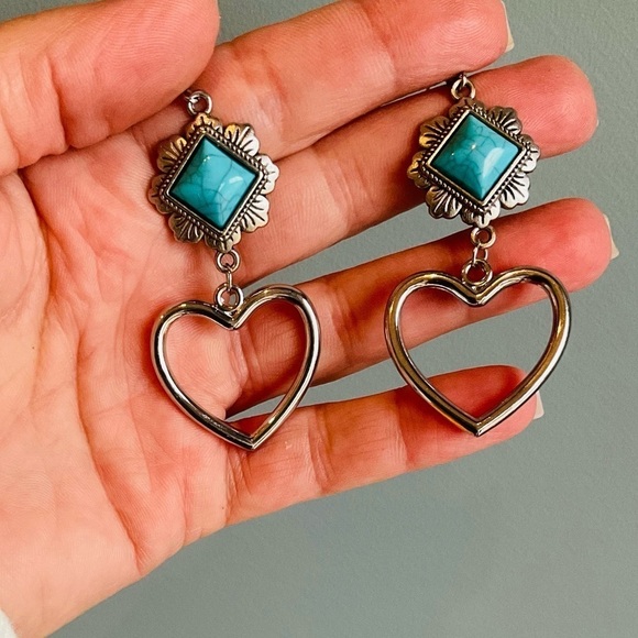 Boho  Western Faux Turquoise  Silver Tone Heart Dangle Drop Earrings - Picture 6 of 6